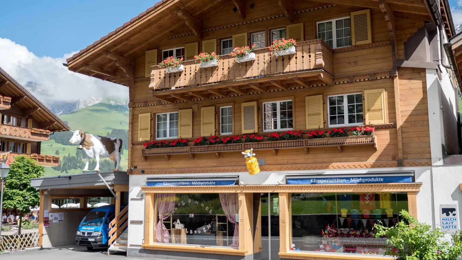 Aussenbild_Geschaeft-schmid-kaese-adelboden Aussenansicht Schmid Käse Adelboden